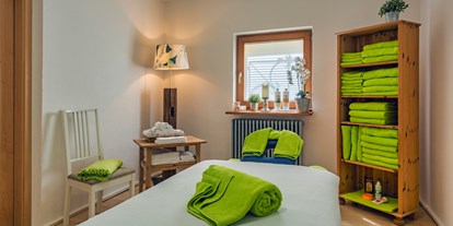 Wanderurlaub - Bettgrößen: Doppelbett - Bayerisch Gmain - Massageraum - Hotel Ruhpoldinger Hof