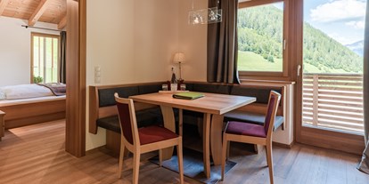 Wanderurlaub - Sauna - Spinges-Mühlbach - Kuschelsuite - Aufenthaltsraum  - Naturhotel Rainer