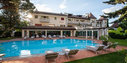 Wanderurlaub - Pools: Außenpool beheizt - Partschins (Meran) - Romantik Hotel Oberwirt