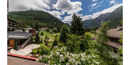 Wanderurlaub - Wanderschuhe: 3 Wanderschuhe - Südtirol - Wander in Toblach - Romantik Hotel Santer