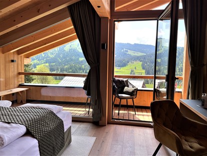Wanderurlaub - Hotel-Schwerpunkt: Wandern mit Kindern - Allgäuer Alpen - Zimmer Bergliebe mit Panoramblick - Torghele's Wald & Fluh