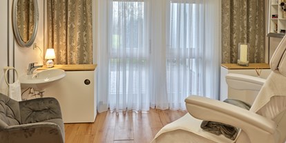 Wanderurlaub - persönliche Tourenberatung - Oberbayern - Beauty & SPA Lounge Behandlungsraum - Hartls Parkhotel Bad Griesbach