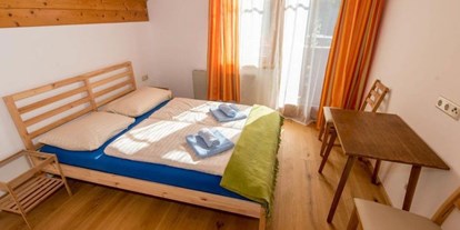 Wanderurlaub - Bettgrößen: Doppelbett - Hochegg (Stockenboi) - Doppelzimmer mit Balkon - Naturgut Gailtal