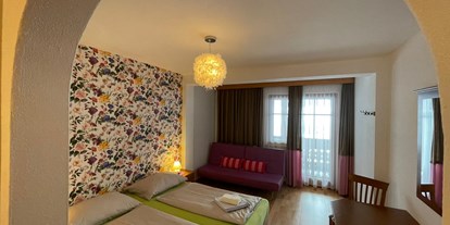 Wanderurlaub - Hotel-Schwerpunkt: Wandern & Kulinarik - Kärnten - Doppelzimmer mit Balkon - Naturgut Gailtal