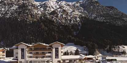 Wanderurlaub - Ausrüstungsverleih: Schneeschuhe - Mieders - Hotel Bergkristall