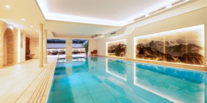 Wanderurlaub - Umgebungsschwerpunkt: Meer - Grießau (Häselgehr) - Schwimmbad (12 x 5 m) - Hotel garni Schellenberg ****