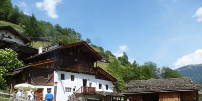Wanderurlaub - Ausrüstungsverleih: Wanderschuhe - Südtirol - unser Eberhöfl im Martelltal - Hotel Mein Matillhof  ****s