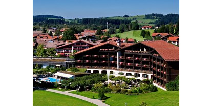 Wanderurlaub - Pools: Infinity Pool - Allgäuer Alpen - Außenansicht  - Lindner Parkhotel & Spa 