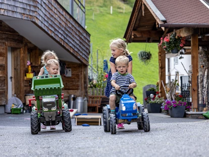 Wanderurlaub - Ausrüstungsverleih: Rucksäcke - Spielbichl - Kinderfreundlicher Sommerurlaub in Österreich - Ferienwohnungen Perfeldhof