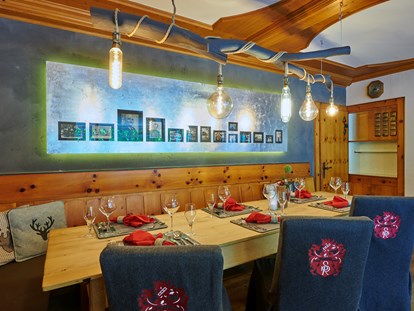 Wanderurlaub - Umgebungsschwerpunkt: Fluss - Restaurantbereich "Alte Gaststube" - Landhaus Sponsel-Regus