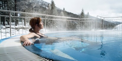 Wanderurlaub - Pools: Außenpool beheizt - Obertauern - Außenpool - Familienhotel Hinteregger