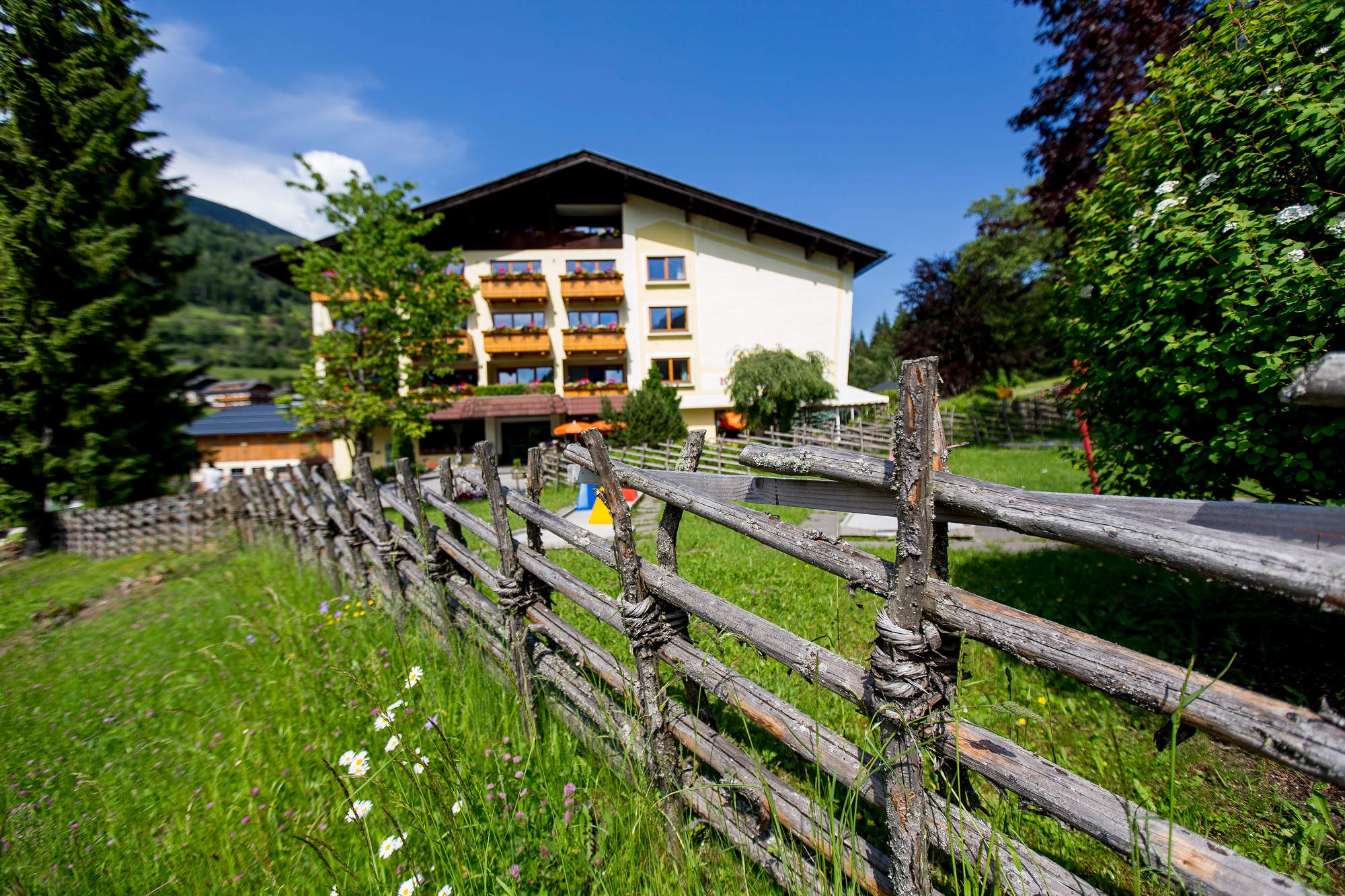 Wanderhotel - Kärntnerhof Sommeransicht - Family & Sporthotel Kärntnerhof****
