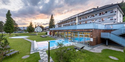 Wanderurlaub - Pools: Außenpool beheizt - Bad Mitterndorf - Hotel-Restaurant Grimmingblick