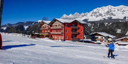 Wanderurlaub - Preisniveau: günstig - Obertauern - Hotel Pariente im Winter direkt an der Skipiste - Hotel Restaurant Pariente