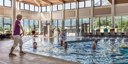 Wanderurlaub - Pools: Außenpool beheizt - Sbg. Salzkammergut - Aquagymnastik im Solebad - Narzissen Vital Resort