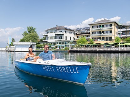 Wanderurlaub - Parkplatz: kostenlos beim Hotel - Bootsfahrt am Millstätter See - Seeglück Hotel Forelle