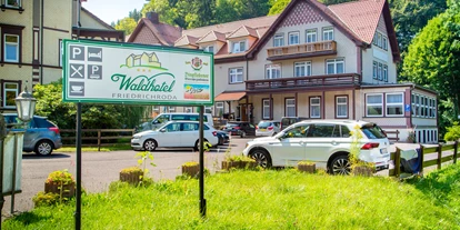 Wanderurlaub - Ausrüstungsverleih: Rucksäcke - Mechterstädt - Hotel von außen - Waldhotel Friedrichroda