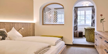 Wanderurlaub - Bettgrößen: Twin Bett - Lauffen - Familienzimmer Morgensonne mit getrenntem Schlafbereich - Familienhotel Sommerhof