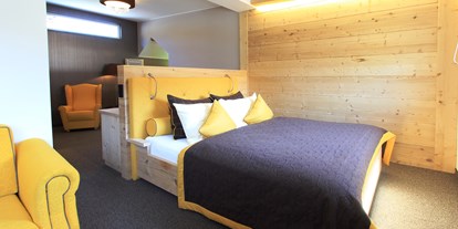 Wanderurlaub - Bettgrößen: King Size Bett - Bad Aussee - Premium Doppelzimmer mit phantastischer Aussicht auf den Gosaukamm - Familienhotel Sommerhof