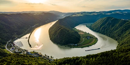 Wanderurlaub - Dampfbad - Grüben - Luftbild der Schlögener Schlinge - Riverresort Donauschlinge