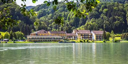 Wanderurlaub - Hotel-Schwerpunkt: Wandern & Wellness - Stierberg (Peilstein im Mühlviertel) - Wasseransicht Riverresort Donauschlinge - Riverresort Donauschlinge