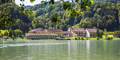 Wanderurlaub - Hotel-Schwerpunkt: Wandern & Biken - Oberösterreich - Wasseransicht Riverresort Donauschlinge - Riverresort Donauschlinge