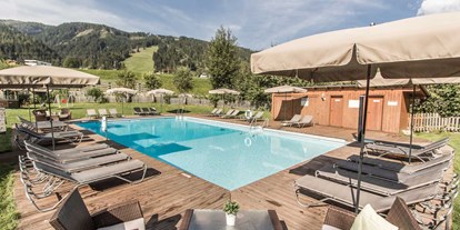 Wanderurlaub - Hotelbar - Salzburg - Pool - Familienresort Reslwirt****