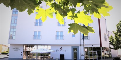 Wanderurlaub - Hotel-Schwerpunkt: Wandern & Romantik - Schmatzfeld - Mythenresort Heimdall - Mythenresort Heimdall