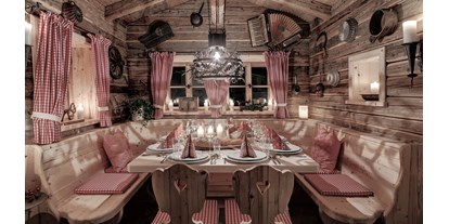 Wanderurlaub - Sauna - Oberösterreich - INNs HOLZ Chaletdorf Holzfällerhütte - das kleinste Restaurant im Böhmerwald für nur bis zu sechs Personen - INNs HOLZ Chaletdorf