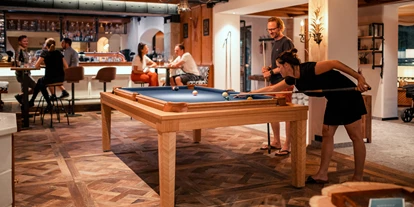 Wanderurlaub - Winterwanderung - Fleiß - Billiard in der Bar - Sendlhofer's