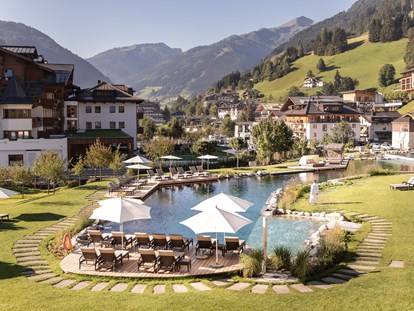 Wanderurlaub - Pools: Außenpool beheizt - Salzburg - Naturschwimmteich - Hotel Nesslerhof