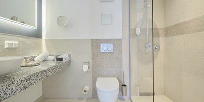 Wanderurlaub - Wellnessbereich - Heudeber - Beispiel Badezimmer aus der Junior Suite - sonnenresort ETTERSHAUS