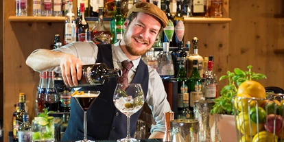 Wanderurlaub - persönliche Tourenberatung - Volderwald - leckere Cocktails an der Bar - das Alois ****s