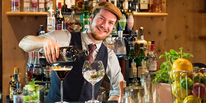 Wanderurlaub - geführte Touren - Tux - leckere Cocktails an der Bar - das Alois ****s