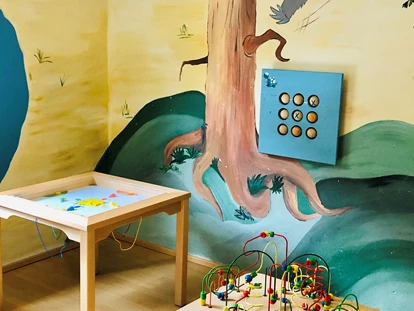 Wanderurlaub - Schuhputzmöglichkeit - Spielbichl - Indoor-Spielzimmer für Kinder mit vielen tollen & spannenden Spielen. - Berghotel Jaga Alm 