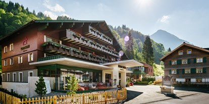 Wanderurlaub - Parkplatz: kostenlos beim Hotel - Mittelberg (Mittelberg) - Hirschen Wohlfühlhotel