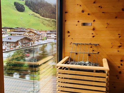 Wanderurlaub - Sauna - Österreich - THOMSN - Alpine Rock Hotel