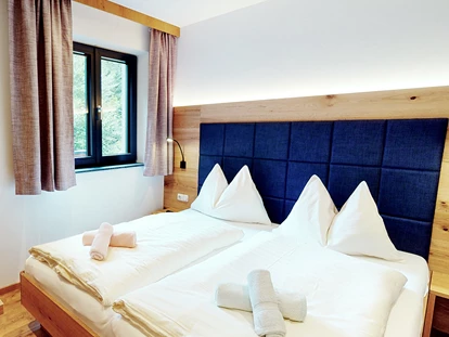 Wanderurlaub - Hotel-Schwerpunkt: Wandern & Biken - Aurach bei Kitzbühel - Doppelzimmer Pension Lederergütl - Pension Lederergütl