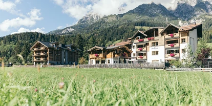 Wanderurlaub - Hotel-Schwerpunkt: Wandern & Kulinarik - Aurach bei Kitzbühel - Das Rivus - Außenfassade - Boutique Hotel Das Rivus