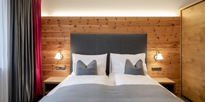 Wanderurlaub - Bettgrößen: Doppelbett - Saalbach - Zimmeransicht - Ski & Bike Hotel Wiesenegg