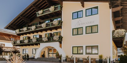 Wanderurlaub - Schuhputzmöglichkeit - Oberhof (Goldegg) - Außenansicht im Sommer - B&B Hotel Die Bergquelle