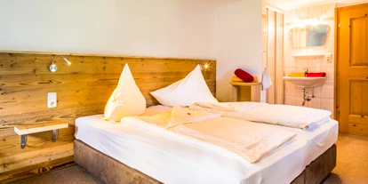 Wanderurlaub - Hotel-Schwerpunkt: Wandern & Biken - Weißenstein (Mittersill) - Zimmer mit Dusche Chalet Bascht - Chalet Marolden