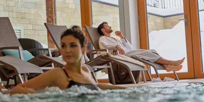 Wanderurlaub - Pools: Innenpool - Klösterle - Entspannen im Wasser - Hotel Schranz 