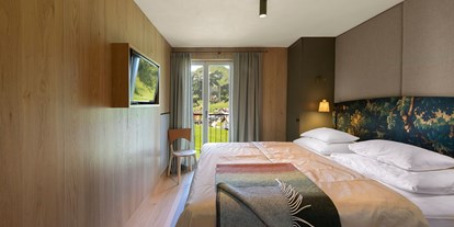 Wanderurlaub - Bettgrößen: King Size Bett - Arlberg - Zimmer im alpinen Stil - Hotel Schranz 