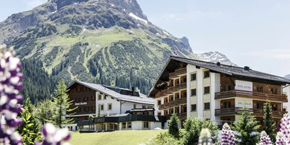 Wanderurlaub - Pauschalen für Wanderer - Faschina - Hotelansicht außen - Hotel Austria