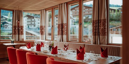 Wanderurlaub - Ausrüstungsverleih: Kindertrage - Bodensee - Bregenzer Wald - Restaurant - Hotel Austria