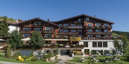 Wanderurlaub - Bettgrößen: Doppelbett - Bregenzer - Sonnenburg_Außenansicht - Hotel Sonnenburg