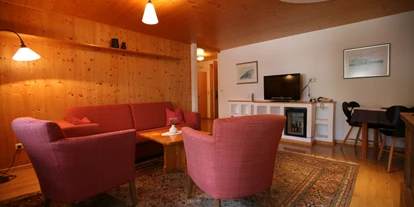Wanderurlaub - Infopoint - Lunden (Schiers) - Montafoner Wohnzimmer in der Suite Deluxe - Bio-Hotel Saladina
