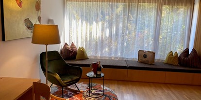 Wanderurlaub - Bettgrößen: Doppelbett - Silvretta - Panoramasuite im Nebengebäude Bonawinkel - auch als Ferienwohnung buchbar - Bio-Hotel Saladina