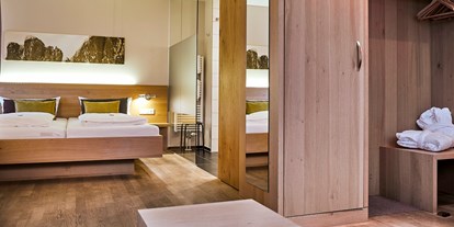 Wanderurlaub - Hotel-Schwerpunkt: Wandern & Wellness - Damüls - Sonnahölderle Zimmer - Genuss- & Aktivhotel Sonnenburg